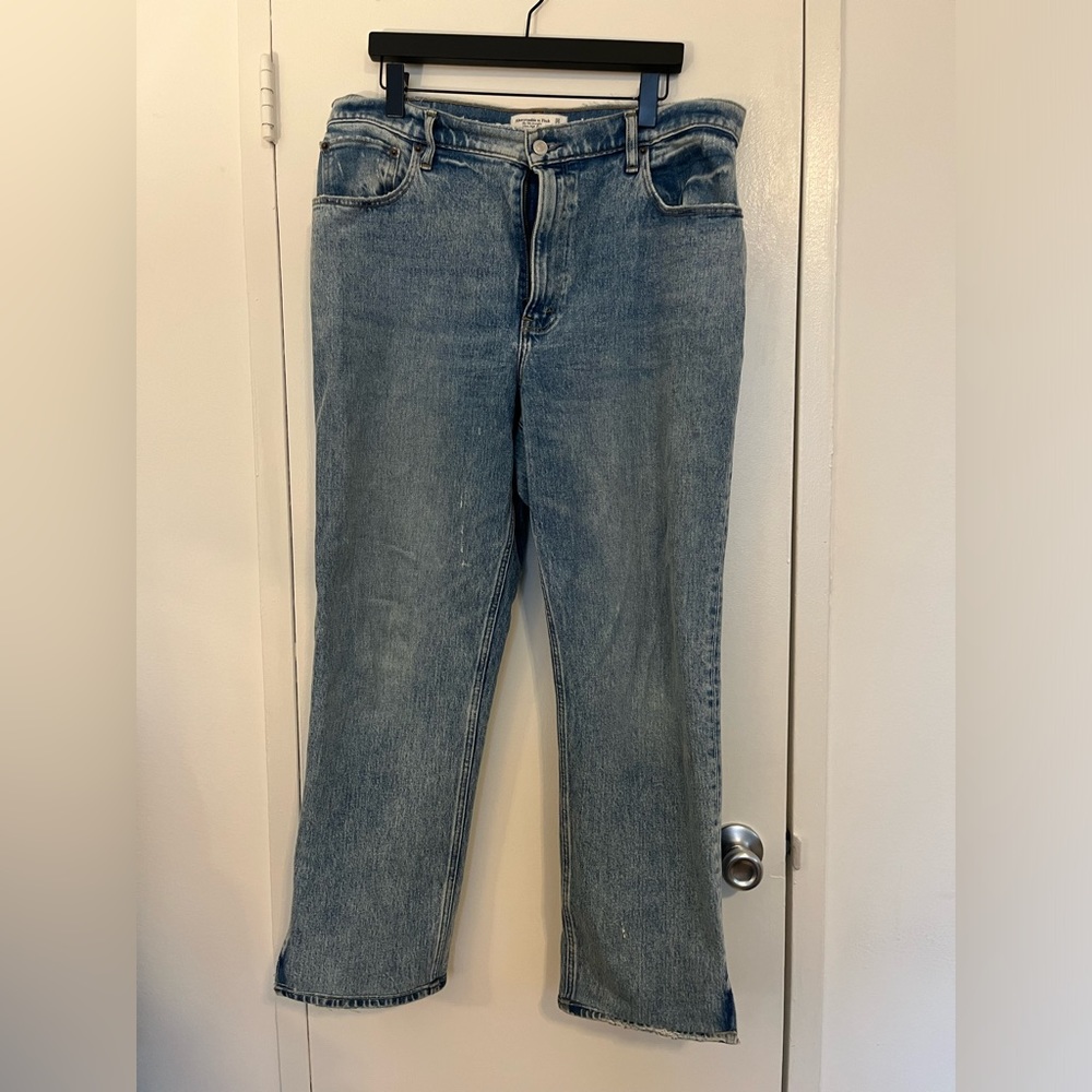 Abercrombie Ultra High 90s Straight Jeans w/ Split Hem